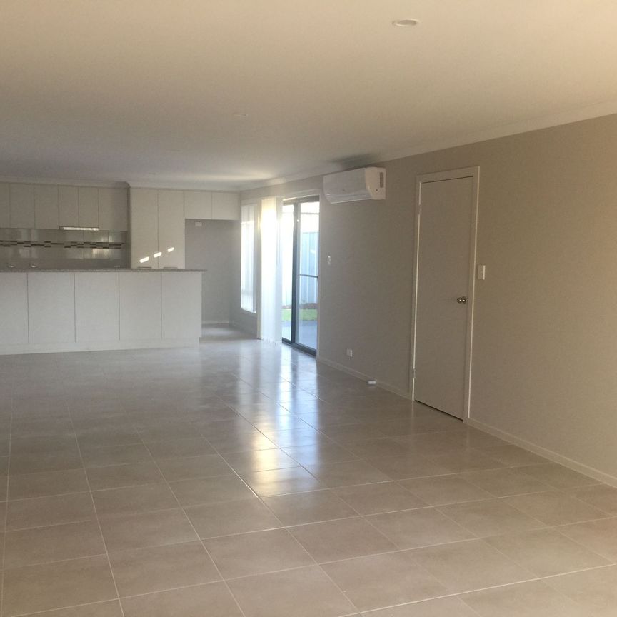 Modern Home with Shed &excl; - Photo 1