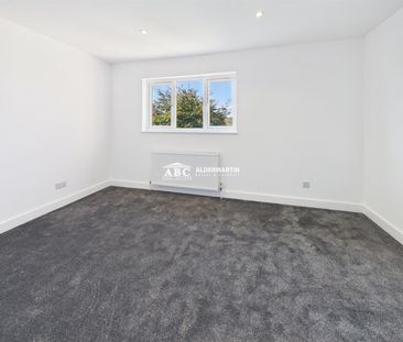 Britten Close, WD6 3HT, Borehamwood - Photo 3