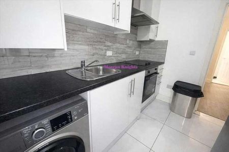 South Park Drive, Ilford, IG3 - Photo 5