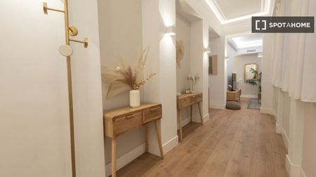 3 room luxury Apartment for rent in Madrid, Spain - Photo 4