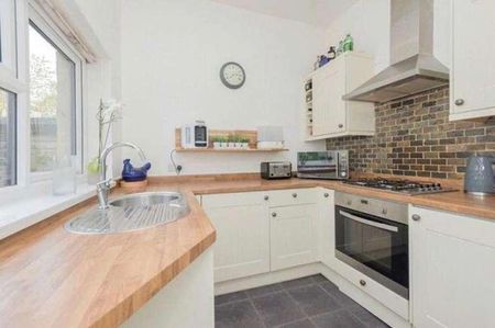 Grove Terrace, Birkenshaw, Bradford, West Yorkshire, BD11 - Photo 2