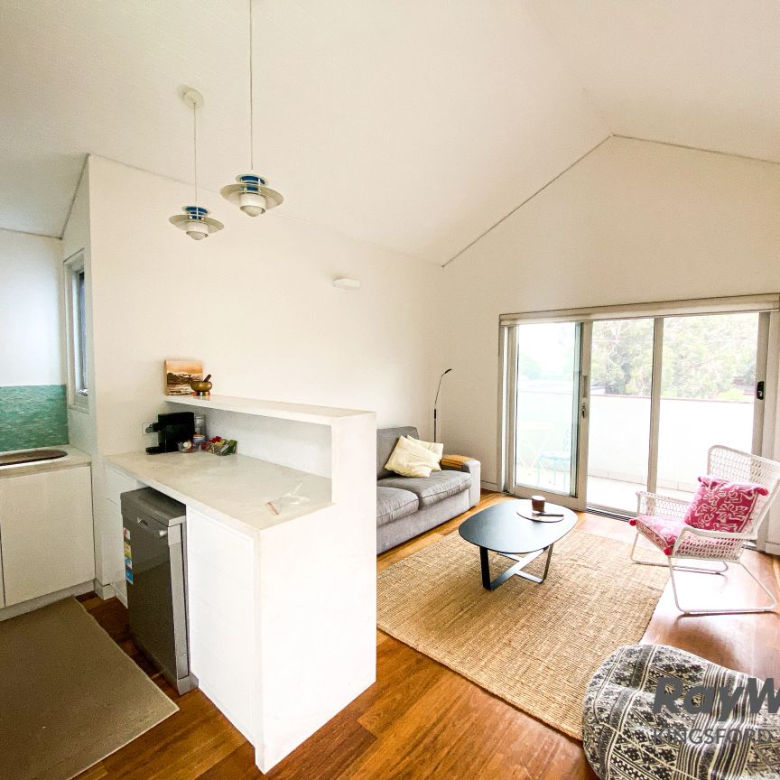 Fully Furnished Self Contained Granny Flat (Utilities included) - Photo 1