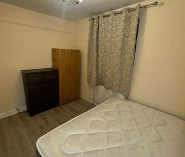 House share to rent - Photo 4