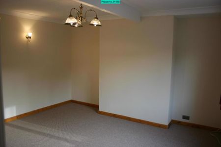 3 bedroom semi-detached house to rent - Photo 2