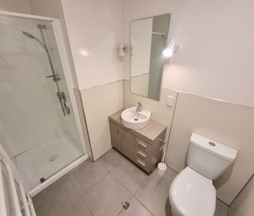 Albany - modern apartment fantastic location - Photo 3