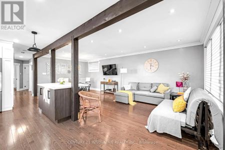 48 BRENDA CRESCENT - Photo 2