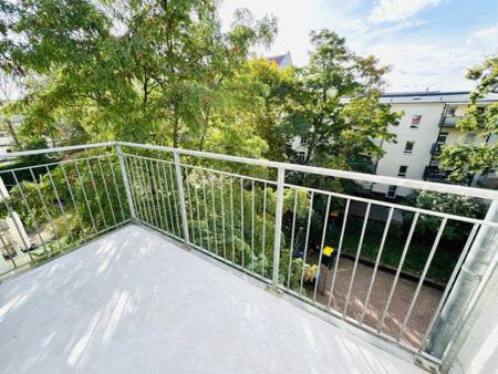 attraktive, moderne 2 Raum Wohnung *** TOP *** citynah! mit Balkon - Photo 2