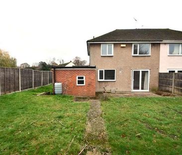 Bedroom Semi-detached House In Farnborough, GU14 - Photo 2