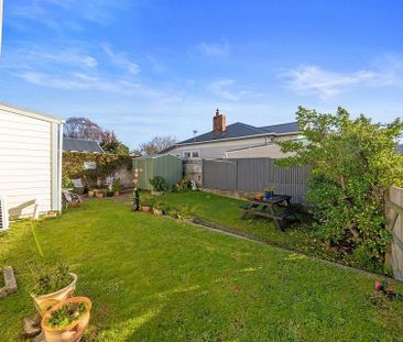 Cozy 4 beds house in Petone Heart - Photo 4