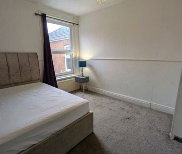 Room in a Shared House, Stafford Road, SO15 - Photo 2