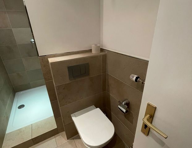 Helle, moderne Single-Wohnung in Bonn Beuel mit Einbauküche - Foto 1