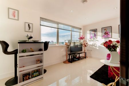 one bedroom - Photo 5