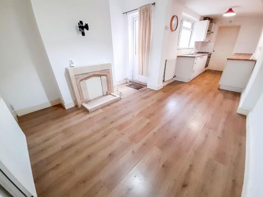 2 bedroom terraced house to rent - Photo 1