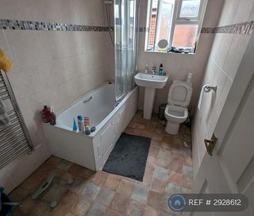 1 bedroom in a house share to rent - Photo 5