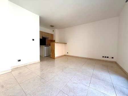 Location Appartement 2 pièces 44m² - Photo 3
