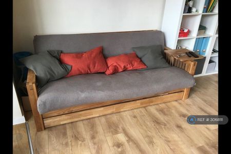 1 bedroom flat to rent - Photo 2