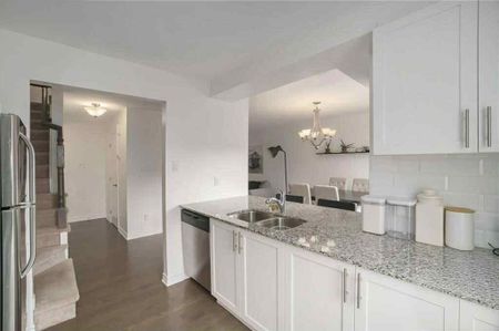 For Lease - 596 Foxlight Circle, Kanata, Ontario - Photo 5