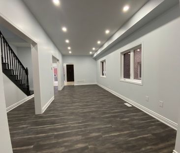 For Lease - 90 Kilrea (Main & 2nd Floor) Way, Brampton, Ontario - Photo 2