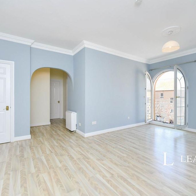 2 bedroom flat to rent - Photo 1