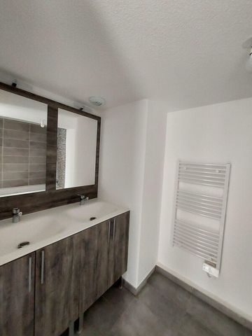 Location Appartement 3 pièces 59m² NIMES 30000 - Photo 4