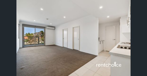 Spacious Coastal Apartment — Walk to the Beach! - Photo 1