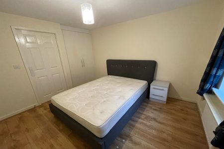 Room 1 @ Cartwright Way, Beeston, NG9 1RL - Photo 2