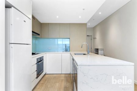 Elevated Waterview & Cityscape Panorama | Massive Internal & Floorboarded Sunroom - Photo 5