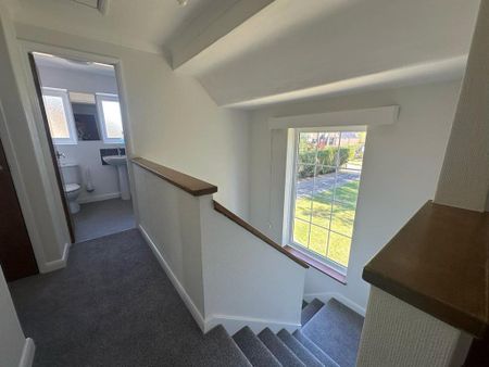 3 bedroom detached house to rent - Photo 4