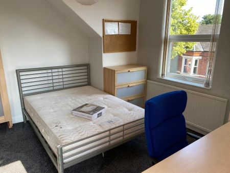 5 bedroom detached house to rent - Photo 3