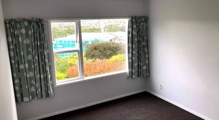 Warm and sunny 2 double bedroom flat - Photo 4