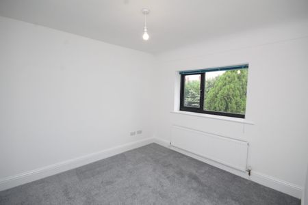 Newry Park, Chester - Photo 5