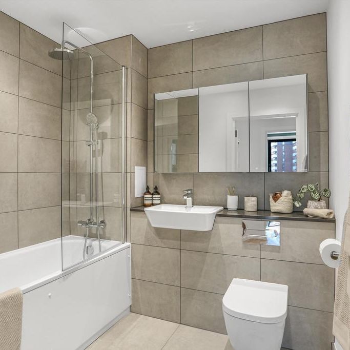 2 bedroom flat to rent - Photo 2