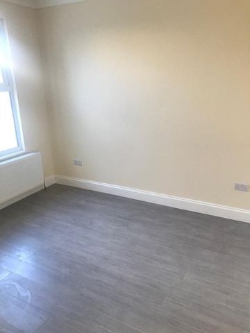 4 bedroom terraced house to rent - Photo 2