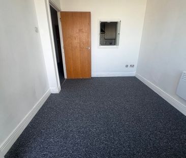 1 Bed Flat, Gerry Raffles Square, E15 - Photo 2