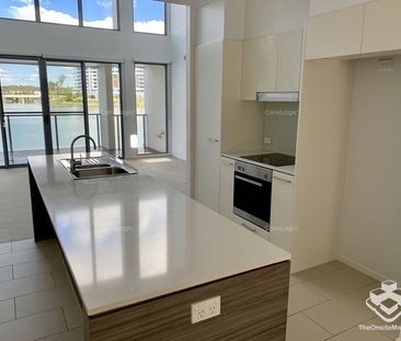 Waterfront modern townhouse for rent - Photo 3