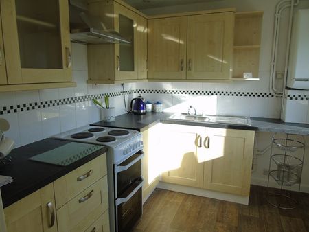 Two Bedroom Flat to rent - Photo 3