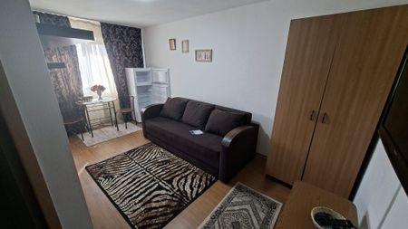 Inchiriere garsoniera in zona de SUD / str COZIA - Fotografie 2