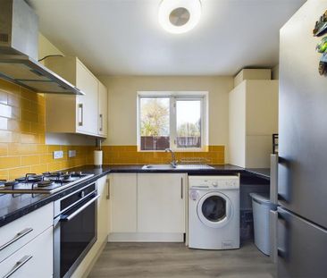 2 bedroom maisonette to rent - Photo 5