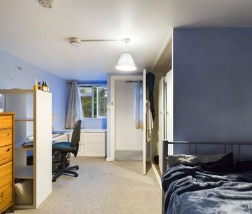 4 bedroom terraced house to rent - Photo 3