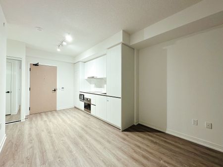For Lease - 8 Interchange Way Unit# 4205, Vaughan, Ontario - Photo 3