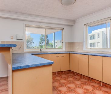 Step into relaxed coastal living with this beautifully positioned t... - Photo 6