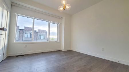 For Lease - 177 Salterton Circle, Vaughan, Ontario - Photo 2