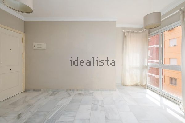 Alquiler de piso en Calle Barcenillas - Foto 1