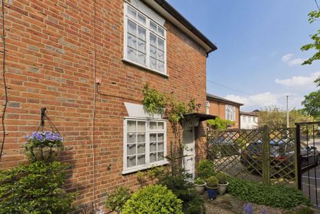 2 bedroom terraced house to rent - Photo 2