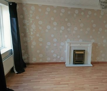 Terraced House to rent on - Photo 1