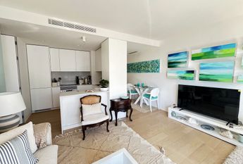 Apartamento T1 mobilado em Miraflores com Vista de Rio, a estrear