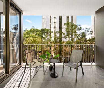 *6 Month Lease* Elegance and Convenience - Your Luxurious Apartment... - Photo 3