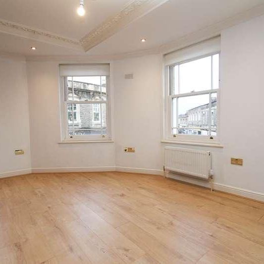 The Triangle, Clevedon, BS21 - Photo 1