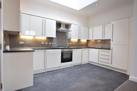 2 bedroom apartment to rent - Photo 4