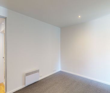 Splendid & Convenient One-Bedroom Apartment - Photo 3